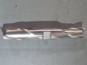 DESCRIPTION: (1) HSS SQ END MILL BRAND/MODEL: VC 01700525 SIZE: 13/16" DIA 1-9/16" LOC QTY: 1