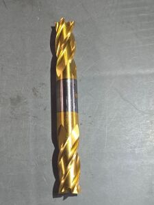 DESCRIPTION: (1) DE COBALT SQ END MILL BRAND/MODEL: CLEVELAND 87423315 SIZE: 5/8" DIA 1-3/8" LOC RETAIL$: $108.91 QTY: 1