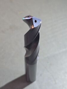 DESCRIPTION: (1) SOLID CARBIDE SML DRILL BIT BRAND/MODEL: ACCUPRO 61707204 SIZE: 16mM DIA RETAIL$: $181.87 QTY: 1