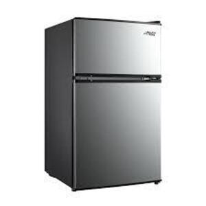 DESCRIPTION: (1) UPRIGHT FREEZER BRAND/MODEL: ARCTIC KING #FZ35S1L-U INFORMATION: STAINLESS STEEL SIZE: 3.0 CU FT RETAIL$: $196.99 EA QTY: 1