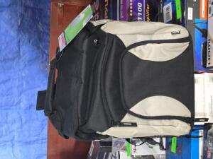 DESCRIPTION: (1) BACKPACK CAMERA BAG BRAND/MODEL: HAMA RUCKSACK 190 RETAIL$: $69.99 QTY: 1