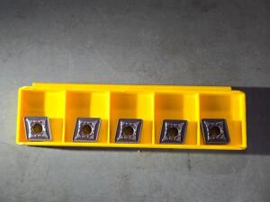 DESCRIPTION: (5) CARBIDE TURNING INSERTS BRAND/MODEL: KENNAMETAL CNMG160616RN RETAIL$: $548.70 QTY: 5