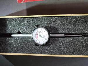 DESCRIPTION: (1) LONG STROKE DIAL INDICATOR BRAND/MODEL: STARRETT 25-2041J SIZE: 0-2" RANGE RETAIL$: $489.34 QTY: 1