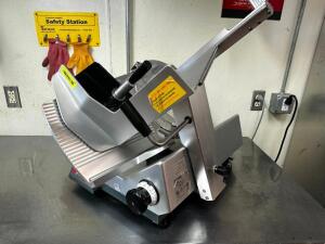 DESCRIPTION BIZERBRA GSP HD AUTOMATIC DELI SLICER. BRAND / MODEL: BIZERBRA GSP HD ADDITIONAL INFORMATION 1 PHASE, 115 VOLT. IN WORKING ORDER. LOCATION