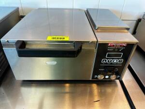 DESCRIPTION AJ ANTUNES COUNTER TOP DELUXE FOOD WARMER W/ DIGITAL STEAM CONTROL BRAND / MODEL: AJ ANTUNES ADDITIONAL INFORMATION 120 VOLT, 1 PHASE. RET