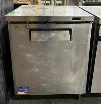 UNDERCOUNTER FREEZER