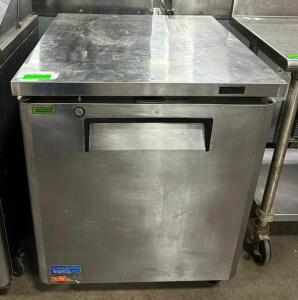 UNDERCOUNTER FREEZER