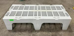 48" PLASTIC DUNNAGE RACK