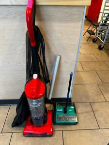 DESCRIPTION DIRT DEVIL EXPRESS VACUUM ADDITIONAL INFORMATION W/ SMALL HAND SWEEPER LOCATION FRONT QTY 1