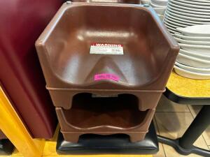 DESCRIPTION (2) BROWN PLASTIC BOOSTER SEATS. THIS LOT IT: SOLD BY THE PIECE LOCATION FRONT QTY 2