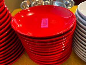 DESCRIPTION (12) 9" PLASTIC PLATES ( RED) THIS LOT IT: SOLD BY THE PIECE SIZE 9" LOCATION FRONT QTY 12