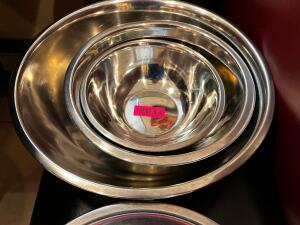 DESCRIPTION 18" THREE PIECE STAINLESS MIXING BOWL SET. THIS LOT IT: SOLD BY THE PIECE LOCATION FRONT QTY 3