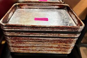 DESCRIPTION (14) 1/4 SIZE SHEET PANS THIS LOT IT: SOLD BY THE PIECE SIZE 1/4 SIZE LOCATION FRONT QTY 14