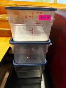 DESCRIPTION (3) 12 QT PLASTIC CONTAINERS W/ LIDS THIS LOT IT: SOLD BY THE PIECE SIZE 12 QT LOCATION FRONT QTY 3