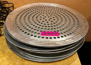 DESCRIPTION (6) 14" SLOTTED PIZZA PANS THIS LOT IT: SOLD BY THE PIECE LOCATION FRONT QTY 6