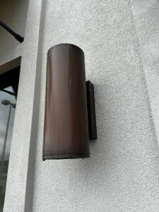 DESCRIPTION (4) 20" METAL CYLINDER OUTSIDE DOWN LIGHTS THIS LOT IT: SOLD BY THE PIECE LOCATION OUTSIDE QTY 4