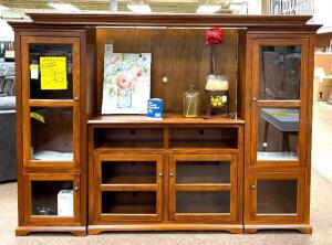 WOODEN ENTERTAINMENT CENTER