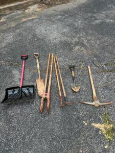 (7) - LAWN TOOLS