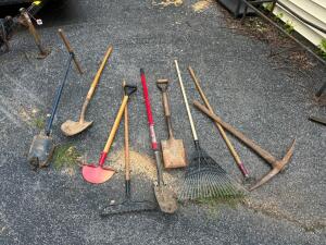 (9) - LAWN TOOLS