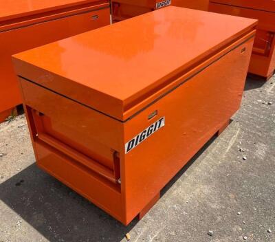 DESCRIPTION DIGGIT 48" LOCKABLE JOBSITE TOOL BOX. BRAND / MODEL: DIGGIT ADDITIONAL INFORMATION NEW 2024, UNUSED. W/ KEY LOCATION BAY 6 QTY 1