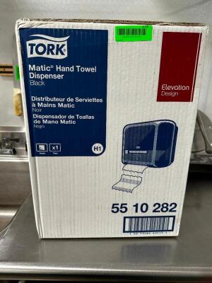 DESCRIPTION TORK MATIC HAND TOWEL DISPENSER ( NEW IN BOX ) BRAND / MODEL: TORK 55 10 282 LOCATION KITCHEN QTY 1