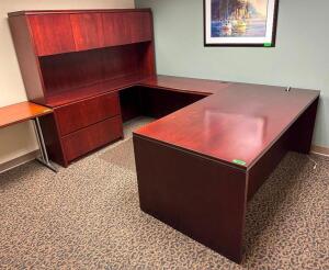 U-SHAPED DESK WITH HUTCH