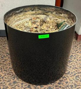 LARGE PLASTIC PLANTER