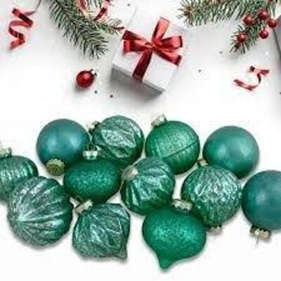 DESCRIPTION: (6) PACKS OF (12) CHRISTMAS ORNAMENTS BRAND/MODEL: NORTHLIGHT INFORMATION: SHADES OF GREEN RETAIL$: $23.87 EA QTY: 6