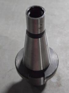 DESCRIPTION: (1) TAPER SHANK END MILLL HOLDER BRAND/MODEL: VC 08366064 SIZE: NTMB30 RETAIL$: $99.32 QTY: 1