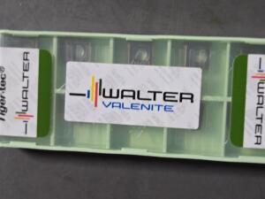 DESCRIPTION: (10) SCMT CARBIDE MILLING INSERTS BRAND/MODEL: WALTER SCMT09T308-MP4 RETAIL$: $14.65 QTY: 10