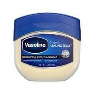 DESCRIPTION: (6) PETROLEUM JELLY GEL BRAND/MODEL: VASELINE INFORMATION: CLEAR SIZE: 13 OZ RETAIL$: $9.64 EA QTY: 6