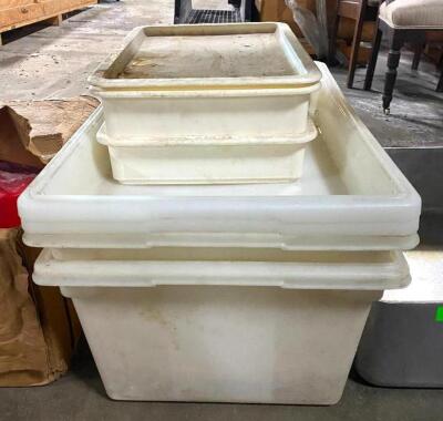 ASSORTED FOOD STORAGE BOXES WITHOUT LIDS