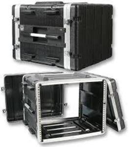 DESCRIPTION: (1) MULTICOMP RACK FLIGHT CASE BRAND/MODEL: MCM #555-15141 INFORMATION: BLACK CARRY CASE WITH SILVER ACCENTS AND HARDWARE SIZE: LARGE RET