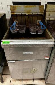 MAGIC CHEF 70 LB. GAS FRYER.