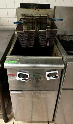 MAINSTREET 40 LB. GAS DEEP FRYER.