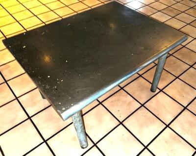 30 "X 24" LOWBOY STAINLESS TABLE