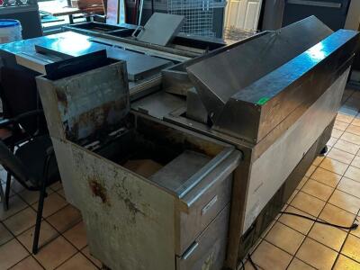 (4) PIECE OF NON WORKING RESTAURANT EQUIPMENT.