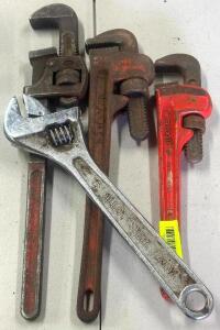 (3) PIPE WRENCHES AND CRESCENT WRENCH