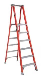 DESCRIPTION: (1) PINNACLE PLATFORM LADDER BRAND/MODEL: LOUISVILLE/FXP1706 INFORMATION: 300LB LOAD CAPACITY, FIBERGLASS RETAIL$: $379.07 SIZE: 6' LADDE