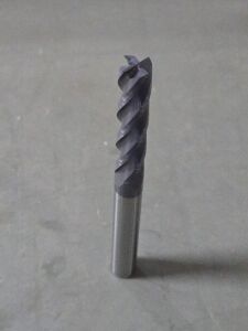 DESCRIPTION: (2) SOLID CARBIDE SQ END MILL BRAND/MODEL: GWS 218-001038 SIZE: 3/8" DIA 1-3/4" LOC RETAIL$: $129.54 QTY: 2