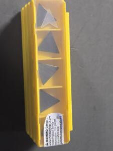 DESCRIPTION: (20) CERAMIC TURNING INSERTS BRAND/MODEL: KENNAMETAL TPUN321T0220 KY1615 RETAIL$: $503.60 QTY: 20