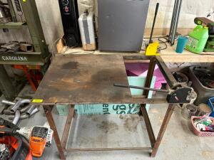 METAL FABRICATION TABLE W/ SHRINKER AND STRETCHER TOOLS.