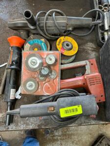 (1) LOT OF ASSORTED TOOLS AND TOOLING