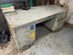 60" METAL SHOP DESK W/ LIGHT