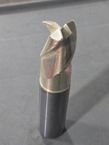 DESCRIPTION: (1) CARBIDE CORNER RADIUS END MILL BRAND/MODEL: ACCUPRO 48339378 SIZE: 1" DIA 1-1/4" LOC RETAIL$: $668.80 QTY: 1