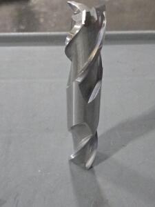 DESCRIPTION: (1) HSS SQ END MILL BRAND/MODEL: CLEVELAND C39595 SIZE: 1" DIA 1-7/8" LOC RETAIL$: $191.78 QTY: 1