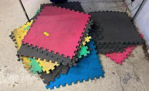 ASSORTED COLORS FOAM FLOOR PADS