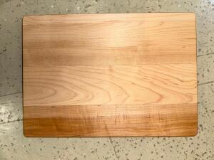 (18)- MAPLE CUTTING BOARDS