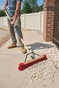 DESCRIPTION: (1) PUSH BROOM BRAND/MODEL: HARPER #1435 SIZE: 24IN BROOM FACE 60X1-1/8 HANDLE RETAIL$: $44.99 EA QTY: 1