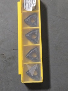 DESCRIPTION: (5) SOLID CARBIDE TURNING INSERTS BRAND/MODEL: KENNAMETAL WNMG4733MN RETAIL$: $115.05 QTY: 5